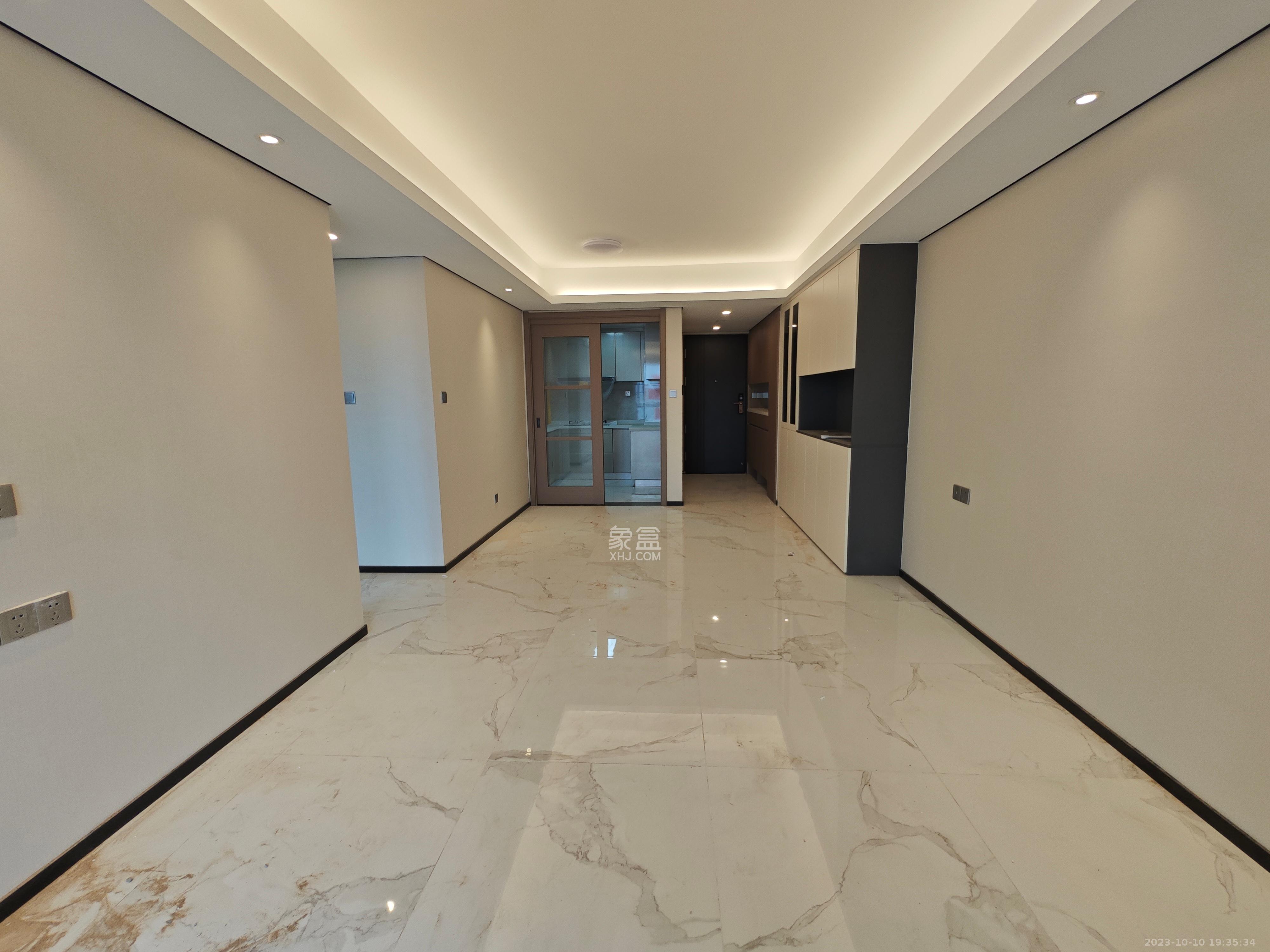 中海麓山境（南区） 3室2厅1厨2卫 3000.00元/月