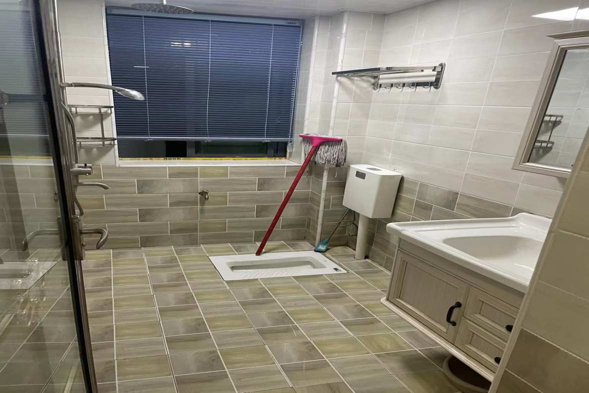 杨岭安置小区  3室2厅2卫   1500.00元/月室内图