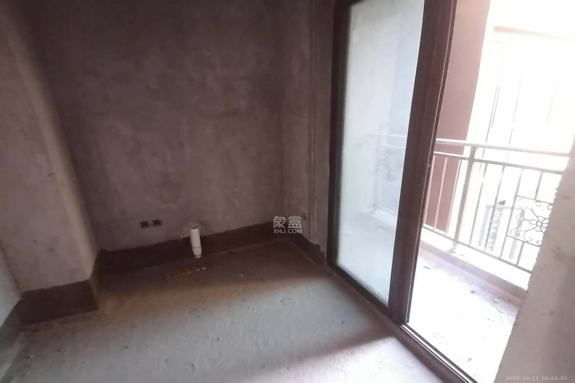 江山帝景哈佛  4室2厅2卫   1000.00元/月室内图