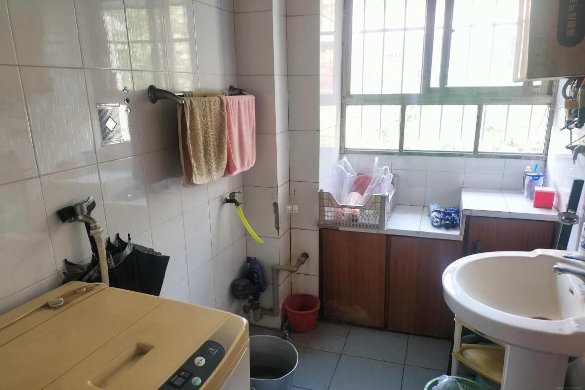 曾家湾小区  3室1厅1卫   1500.00元/月室内图