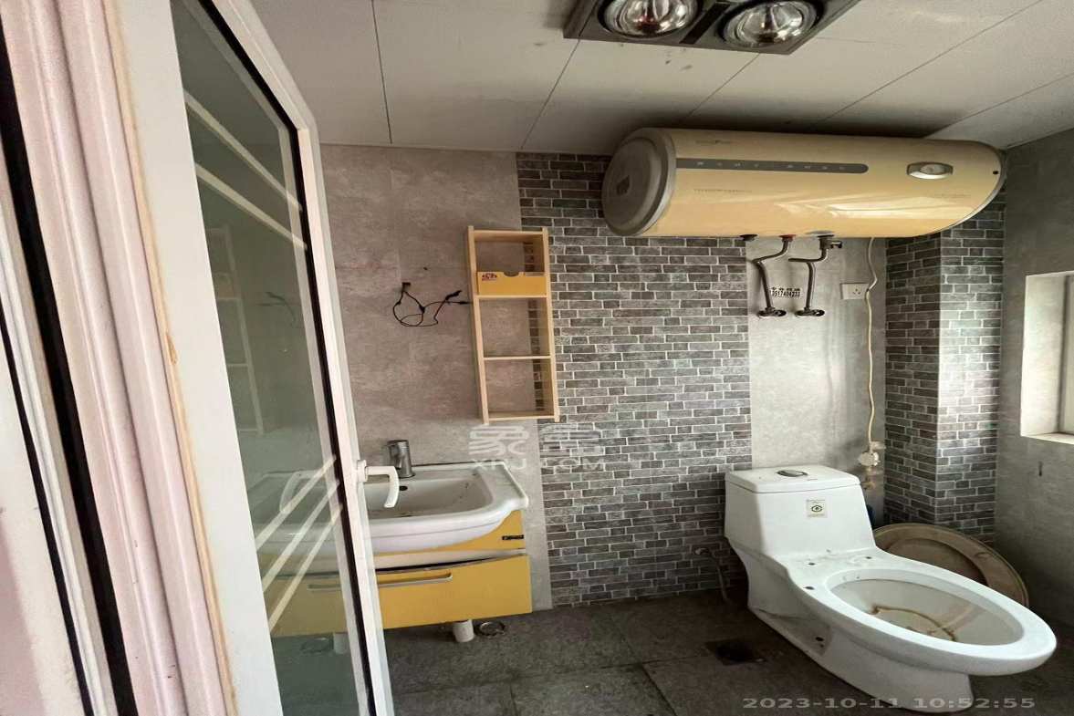 洪山家园 3室2厅2卫 1800.0元/月 洪山家园 3室2厅2卫 1800.0元/月室内图