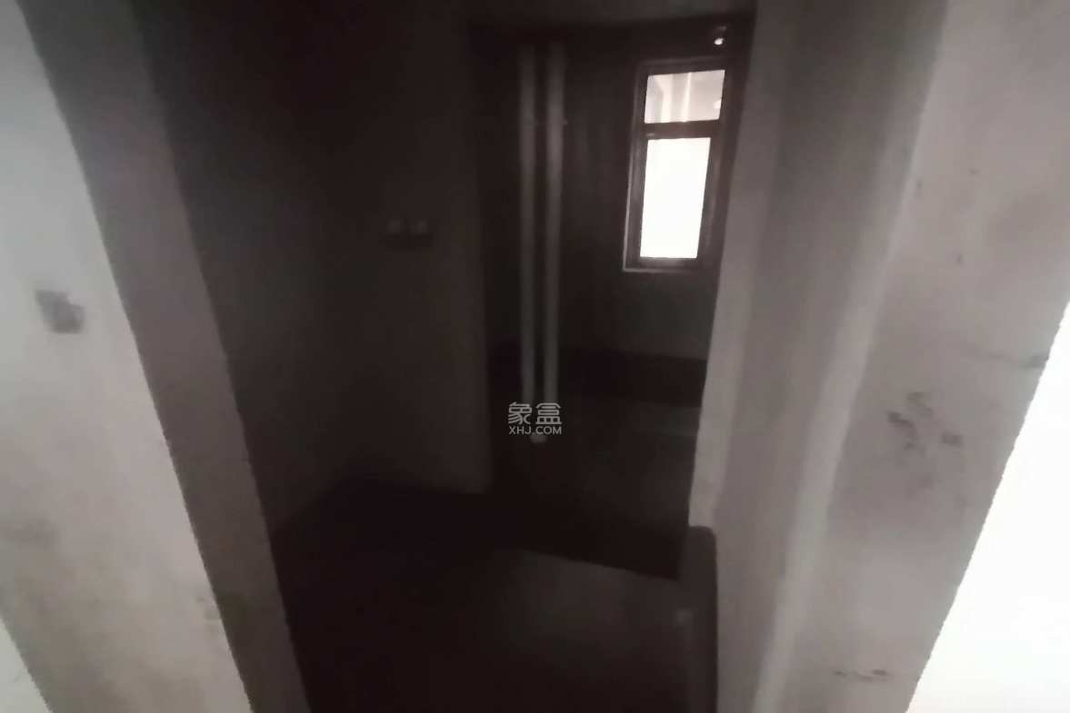 江山帝景哈佛  4室2厅2卫   1000.00元/月室内图