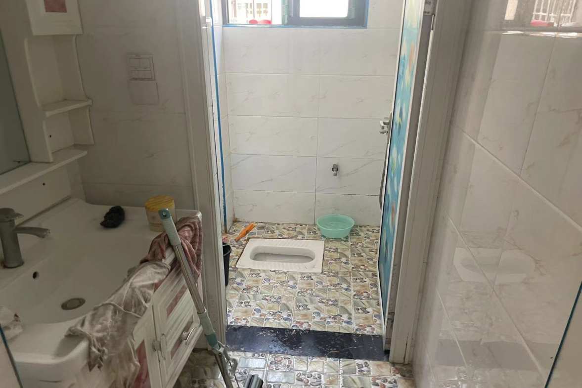 金柘小区  3室2厅11卫   1300.00元/月室内图