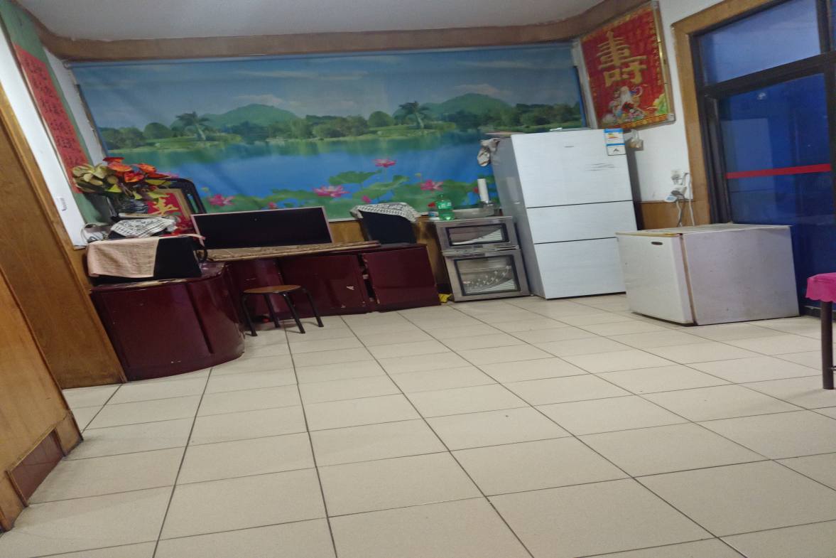 区农业局+区林业局  5室1厅1卫    700.0元/月室内图1