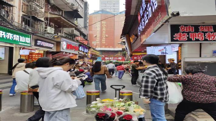 育英街公安局宿舍（育英街30号）室内图1