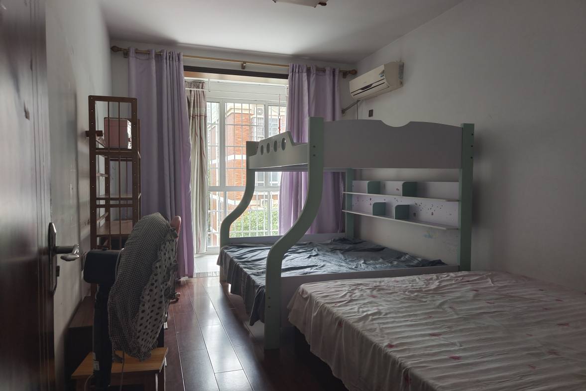 大汉巨龙家园  3室2厅2卫    69.8万客厅