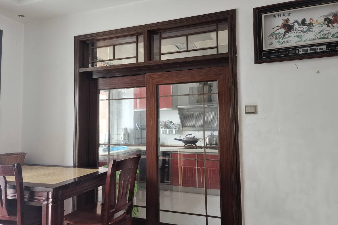 大汉巨龙家园  3室2厅2卫    69.8万客厅