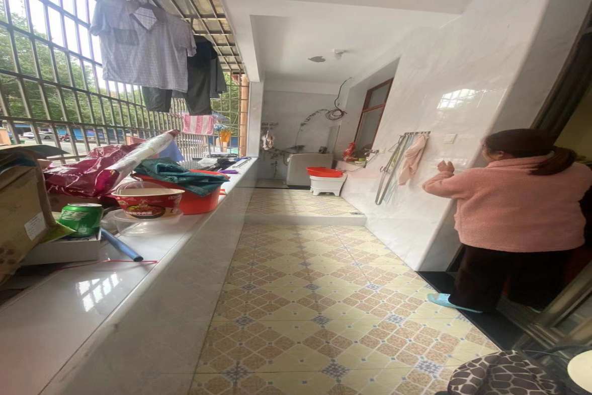 娄底市铁合金厂家属院  4室2厅1卫    35.8万室内图