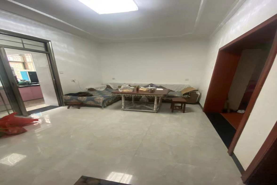 娄底市铁合金厂家属院  4室2厅1卫    35.8万室内图