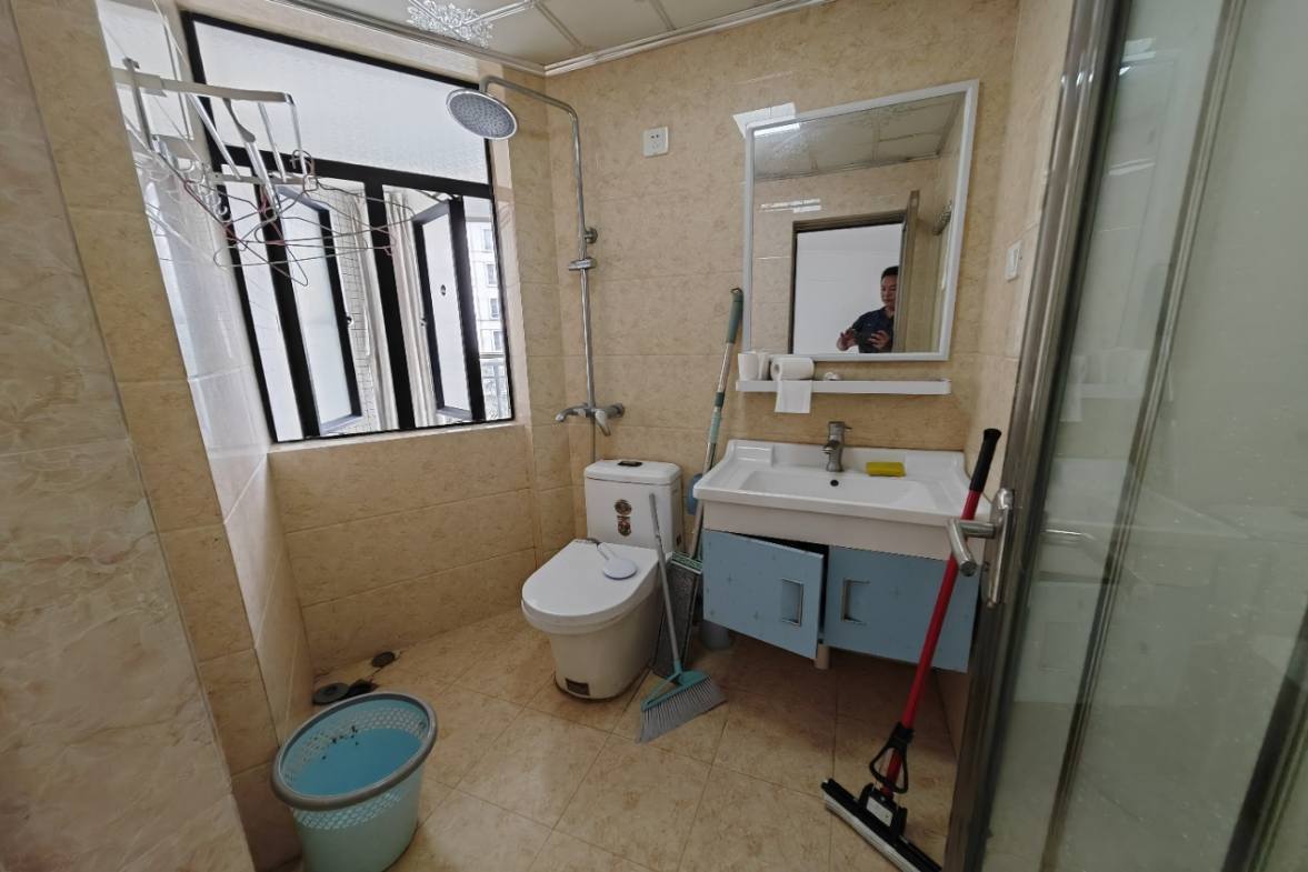 瀛寰名仕苑  4室2厅2卫   230.00万室内图