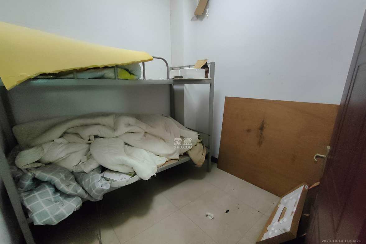 中南汽车世界 3室2厅2卫 1200.0元/月 中南汽车世界 3室2厅2卫 1200.0元/月室内图