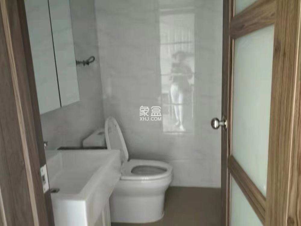 华耀碧桂园十里江湾誉峯  1室1厅1卫   1300.00元/月室内图