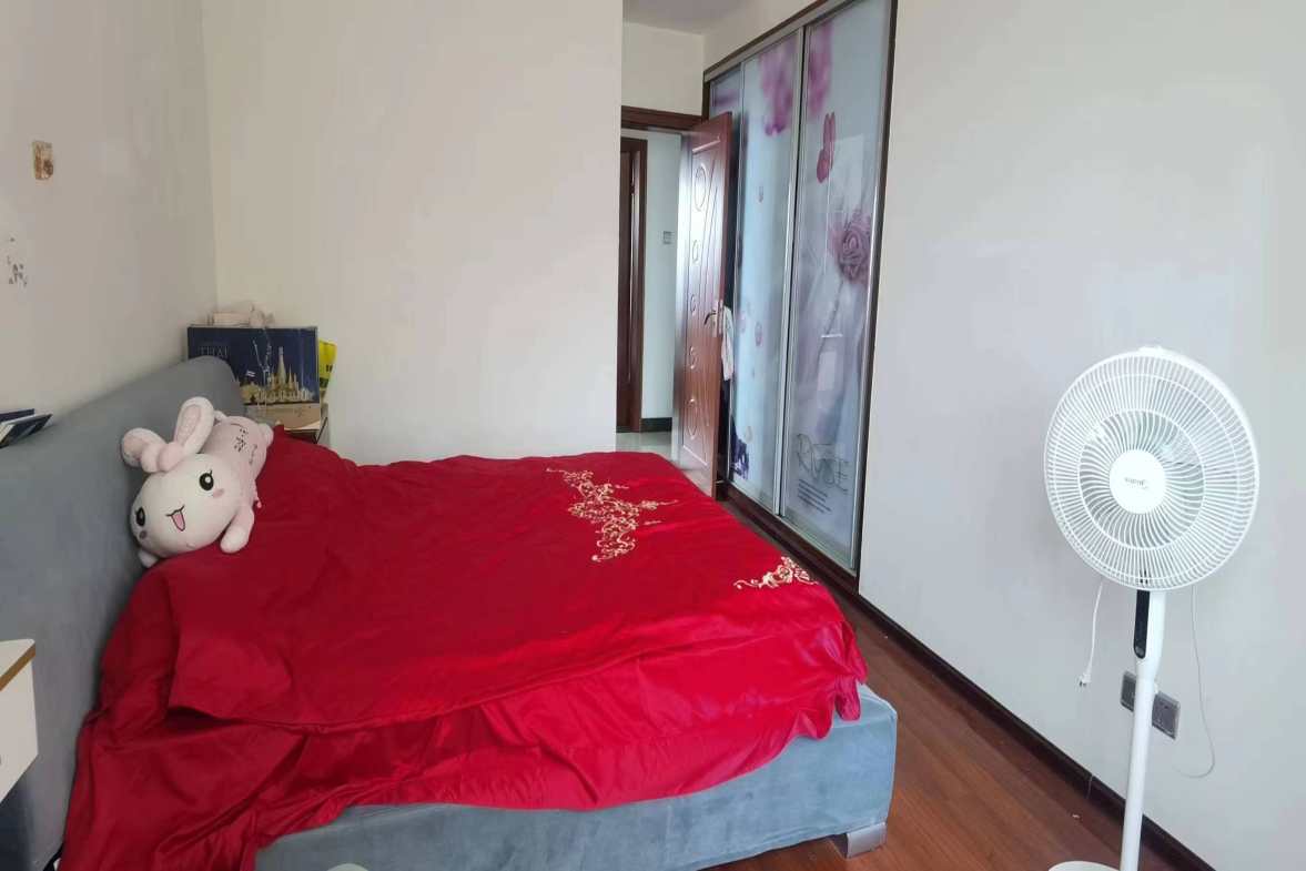 西街印象  3室2厅2卫    65.8万 西街印象  3室2厅2卫    65.8万室内图