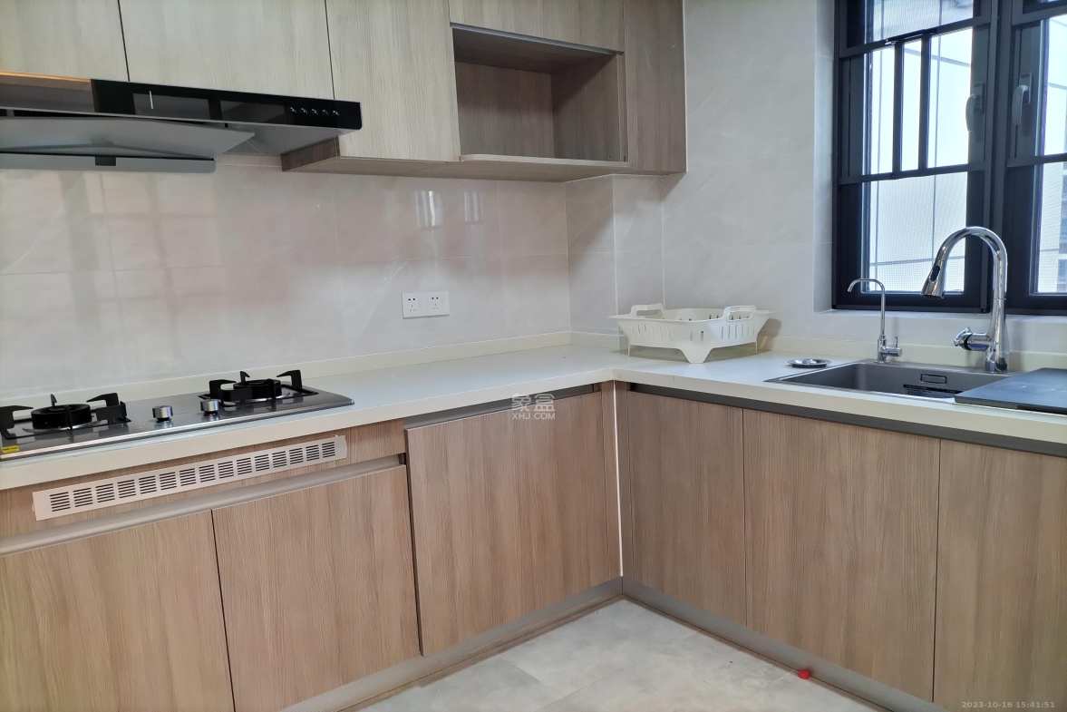 清控湖山雅居北区 4室2厅2卫 3500.0元/月 清控湖山雅居北区 4室2厅2卫 3500.0元/月室内图