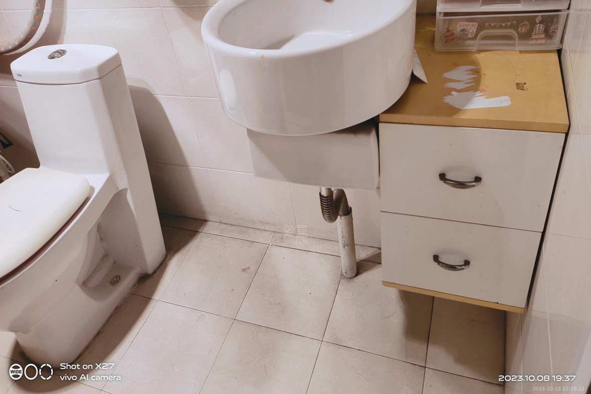 京鹰华府  3室2厅2卫    2000.0元/月室内图