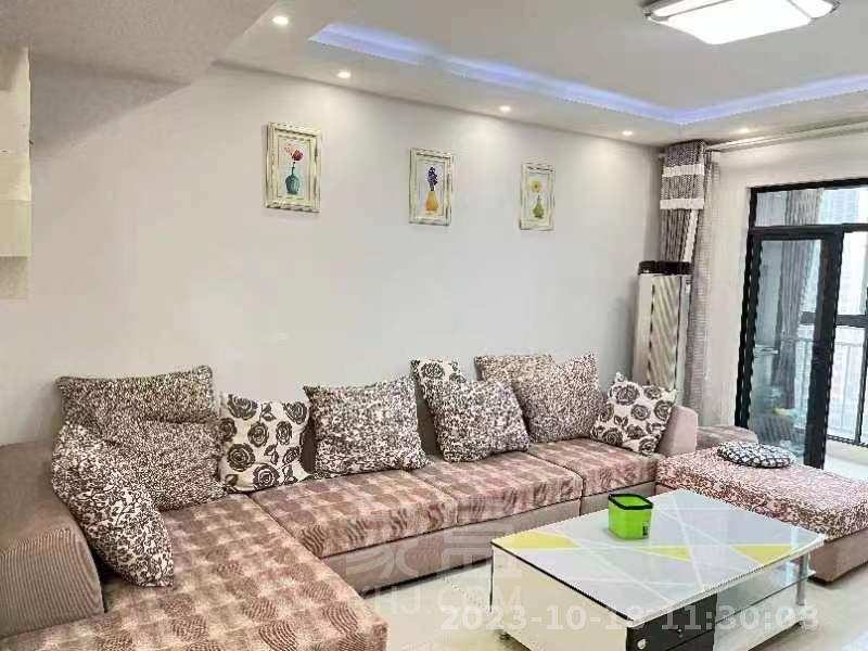 新桂广场  2室1厅1卫    1800.0元/月室内图1