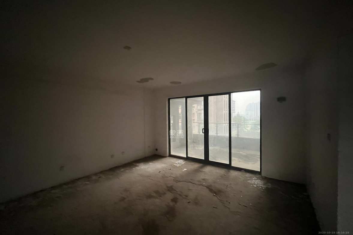 双湾国际（湘江御景花园）  3室2厅2卫    1200.0元/月室内图