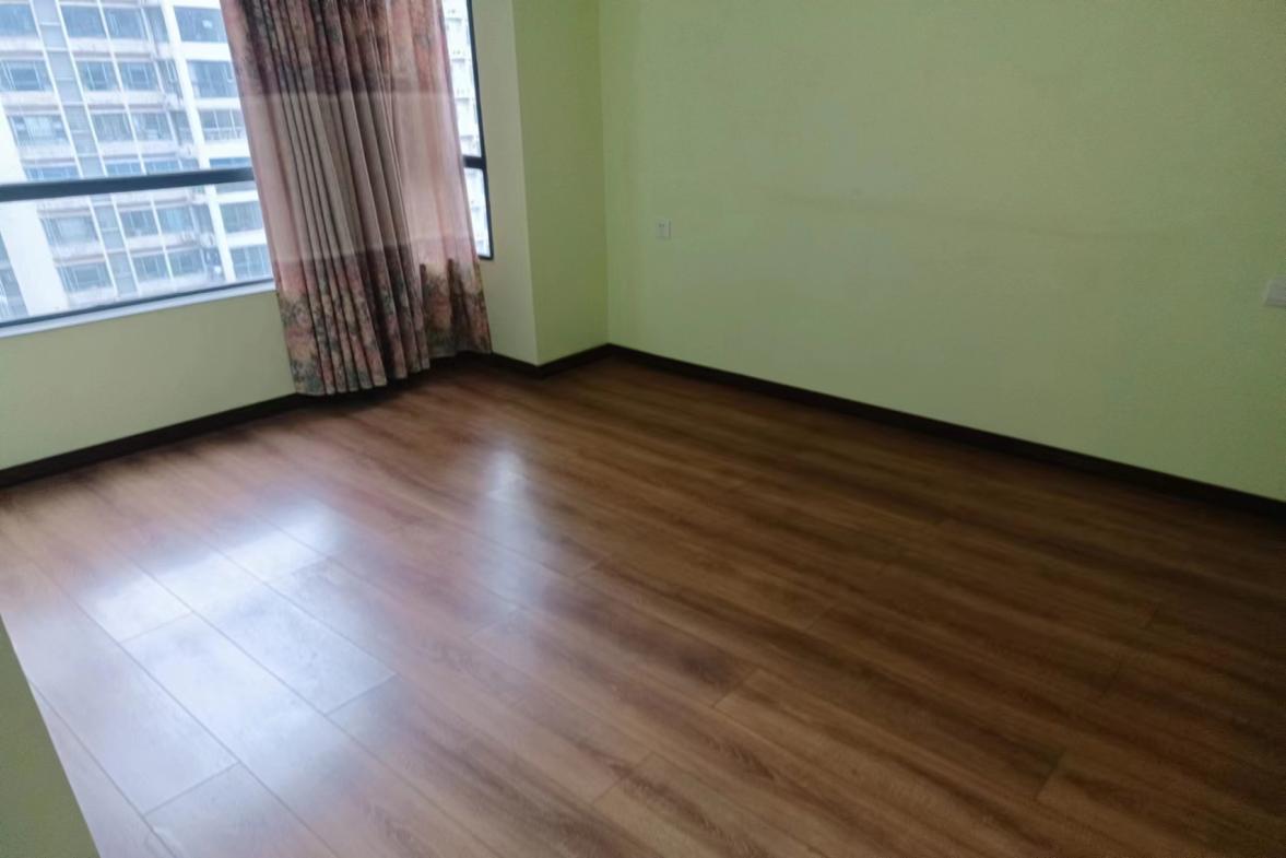 珠江愉景新城  4室2厅2卫   2400.00元/月室内图