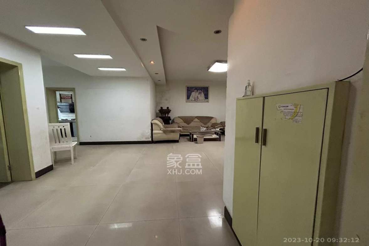 中南汽车世界 3室2厅2卫 1500.0元/月 中南汽车世界 3室2厅2卫 1500.0元/月室内图