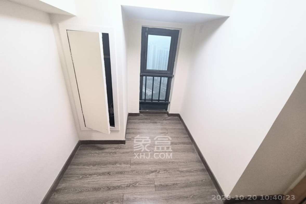 卓越浅水湾  2室2厅2卫    2300.0元/月 卓越浅水湾  2室2厅2卫    2300.0元/月室内图