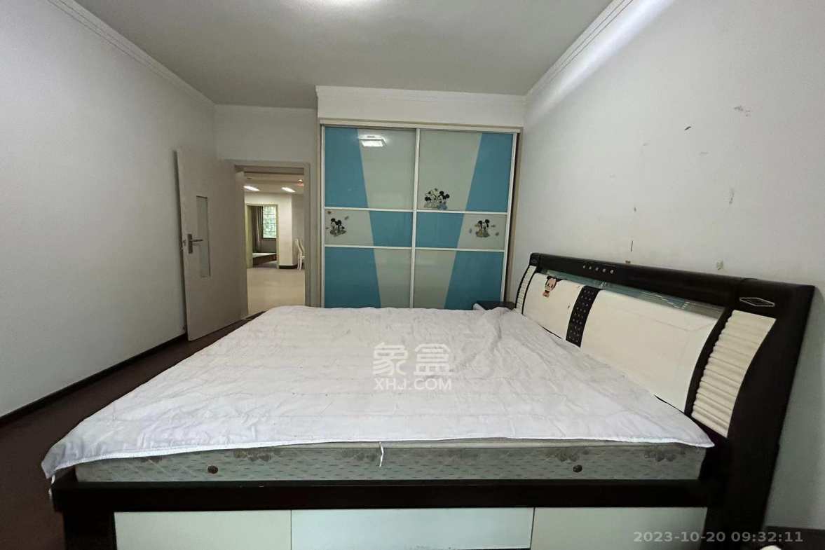 中南汽车世界 3室2厅2卫 1500.0元/月 中南汽车世界 3室2厅2卫 1500.0元/月室内图