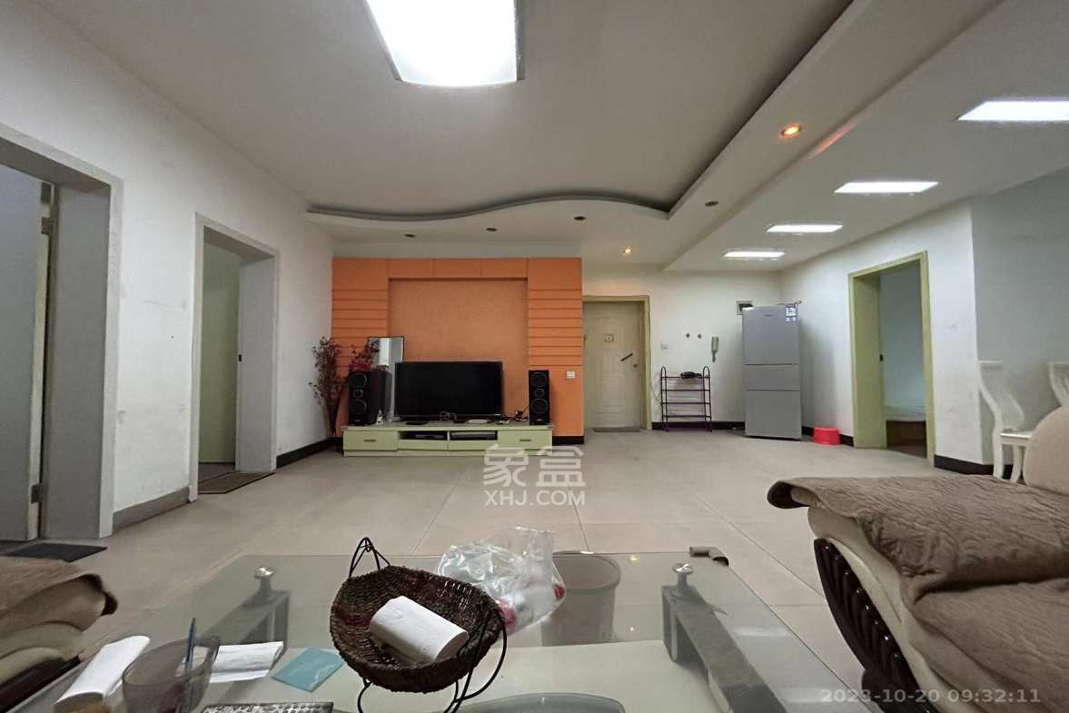 中南汽车世界 3室2厅2卫 1500.0元/月 中南汽车世界 3室2厅2卫 1500.0元/月室内图