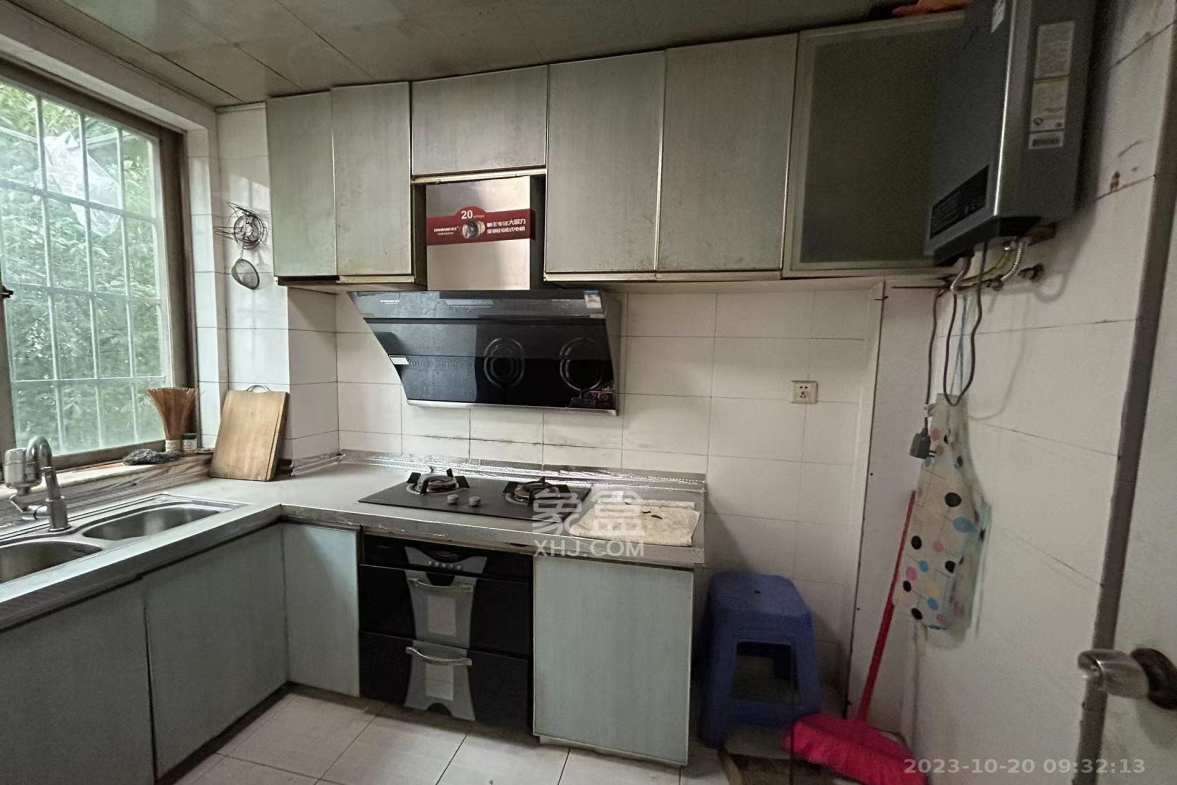 中南汽车世界 3室2厅2卫 1500.0元/月 中南汽车世界 3室2厅2卫 1500.0元/月室内图