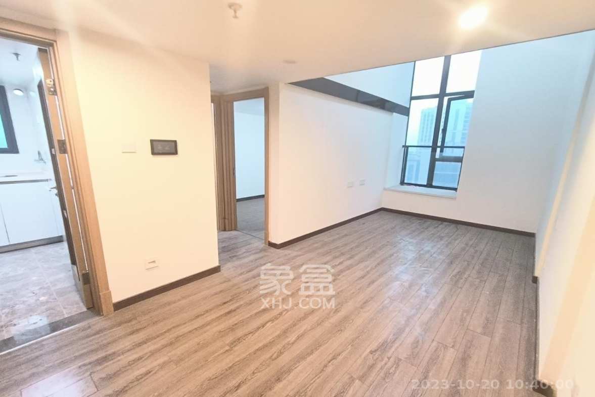 卓越浅水湾  2室2厅2卫    2300.0元/月 卓越浅水湾  2室2厅2卫    2300.0元/月室内图