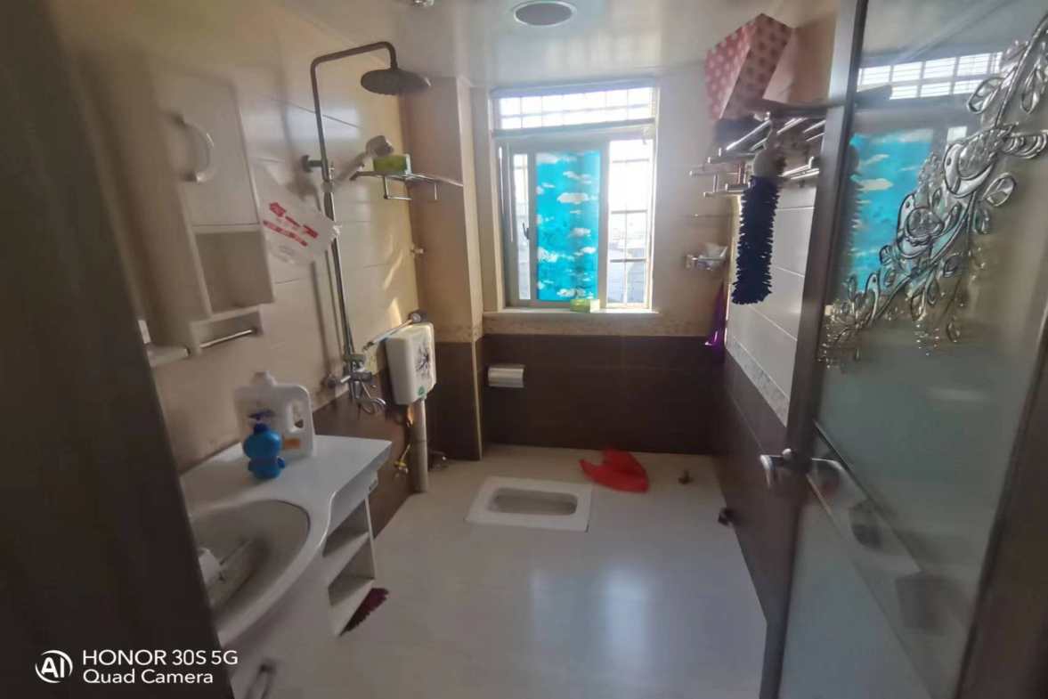 宏谊铭苑 4室2厅2卫 2000.0元/月 宏谊铭苑 4室2厅2卫 2000.0元/月室内图