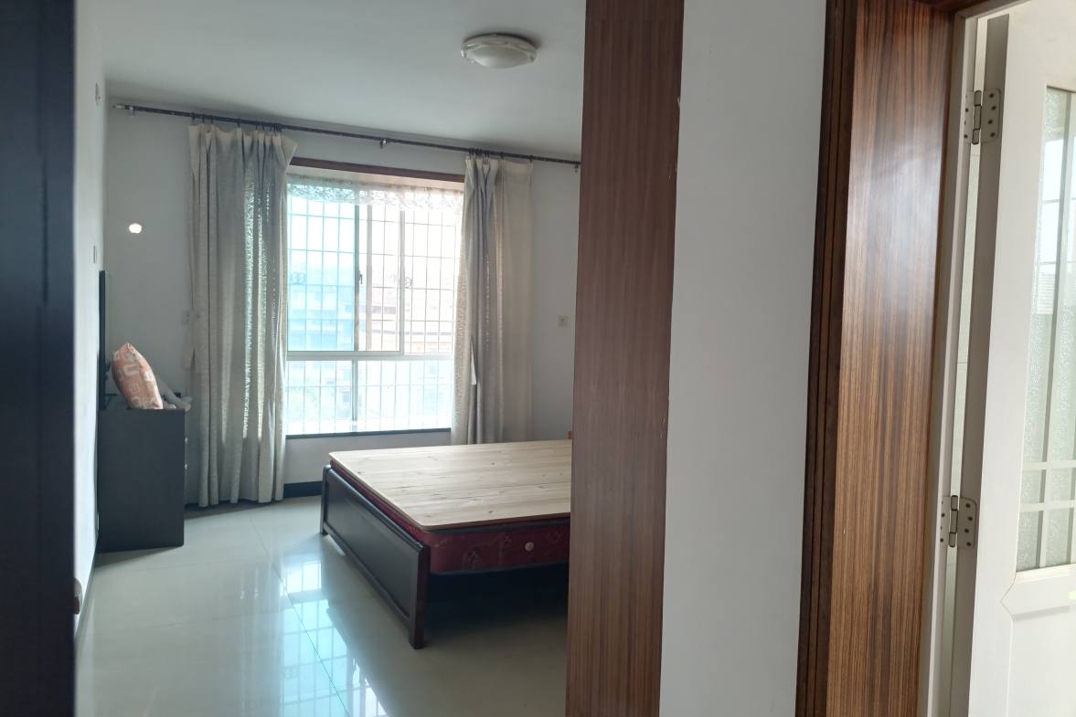 金碧花园  4室2厅2卫   55.80万 金碧花园  4室2厅2卫   55.80万客厅