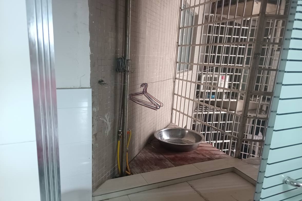 吉泰邦臣  3室2厅2卫    78.0万客厅