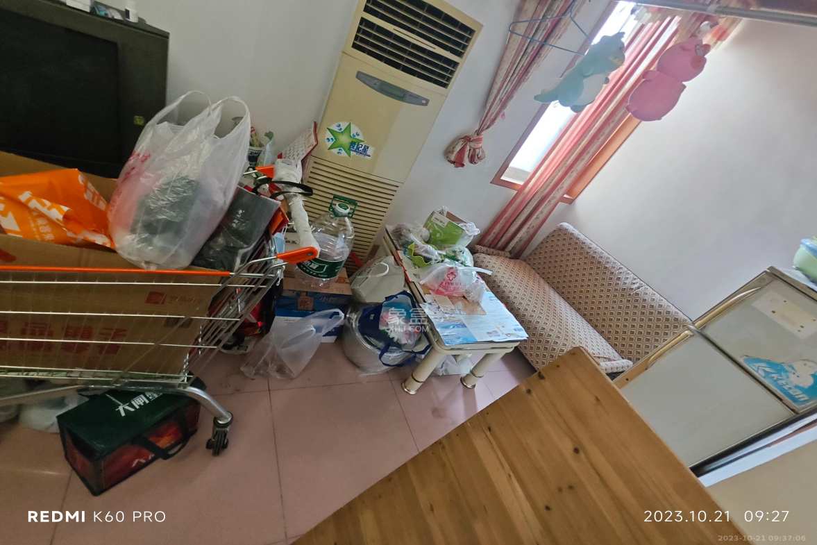 长铁高层  0室0厅0卫    1400.0元/月 长铁高层  0室0厅0卫    1400.0元/月室内图1