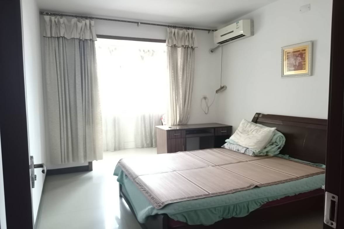 金碧花园  4室2厅2卫   55.80万 金碧花园  4室2厅2卫   55.80万客厅