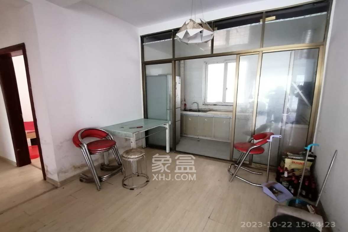 鑫天山城明珠  4室2厅2卫    1500.0元/月室内图