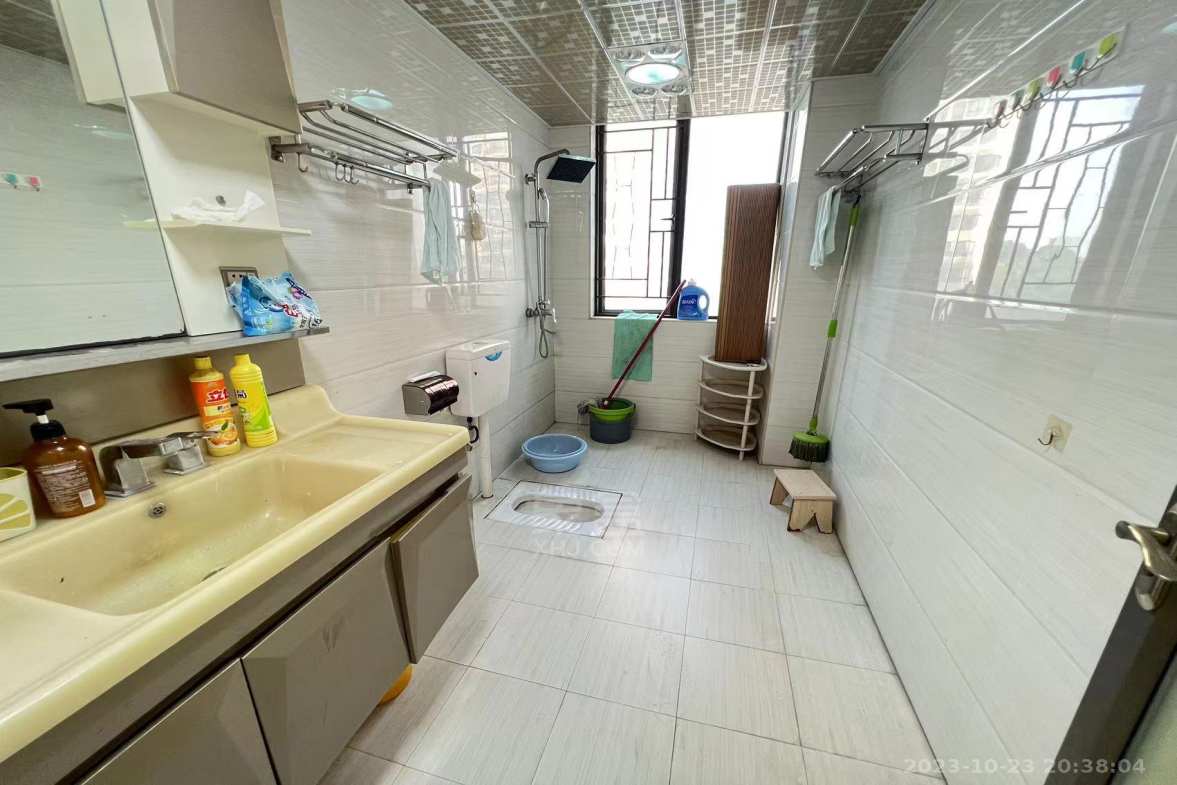 曼哈顿花园 3室2厅2卫 2000.0元/月 曼哈顿花园 3室2厅2卫 2000.0元/月室内图