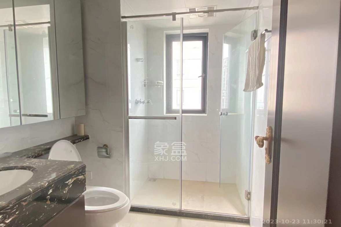 恒大翡翠华庭  3室2厅2卫    2000.0元/月室内图