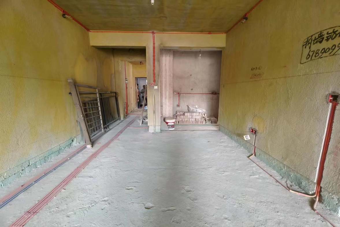 凯越湘中府  3室2厅2卫    72.8万客厅