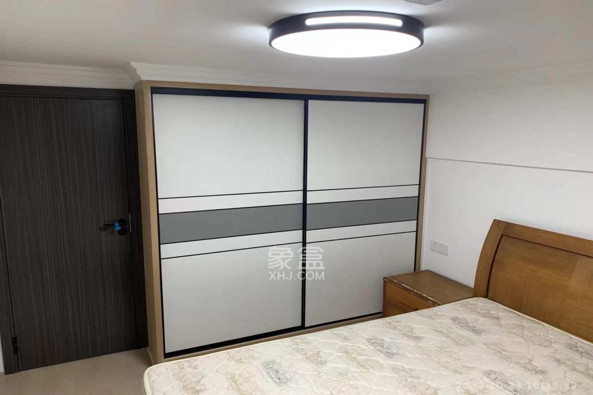 港湘铂玥(天园地芳国际珠宝城) 2室2厅1卫 1600.0元/月 港湘铂玥(天园地芳国际珠宝城) 2室2厅1卫 1600.0元/月室内图