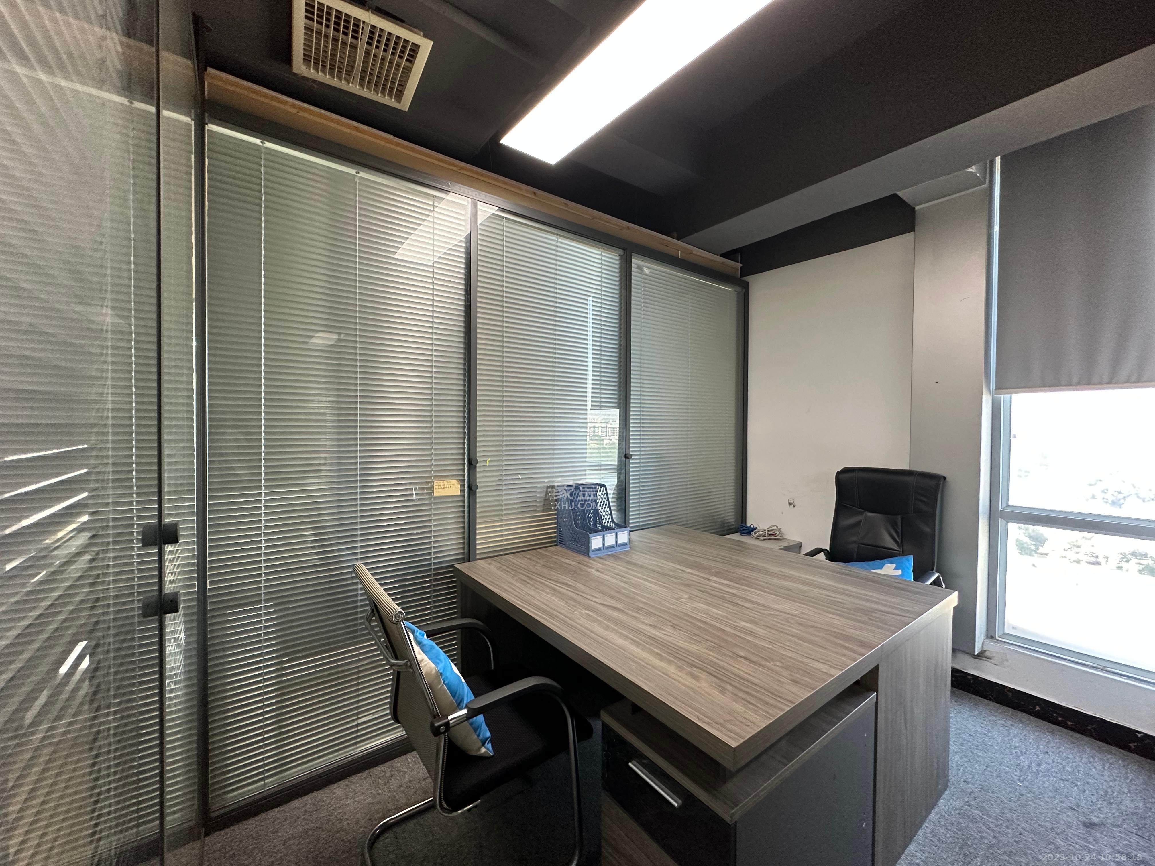 开源鑫贸大楼   200.0㎡      9000.0元/月室内图