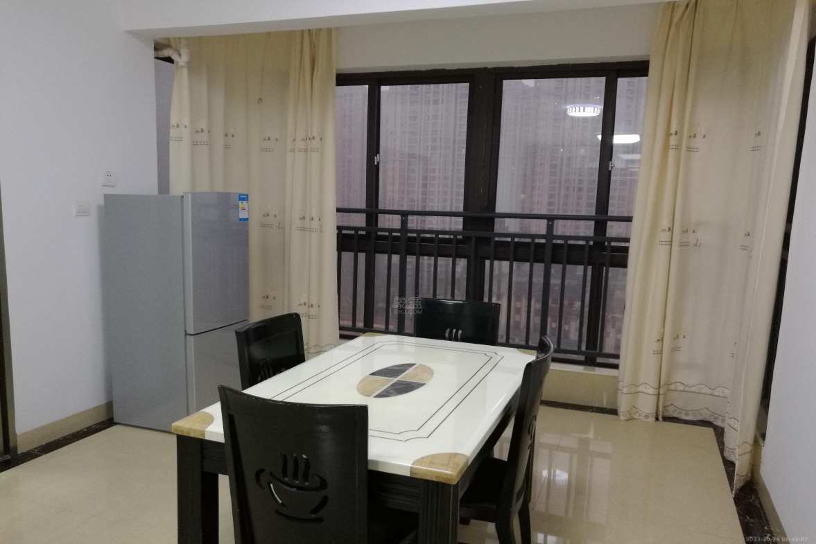 华府龙苑  3室2厅1卫    1700.0元/月室内图