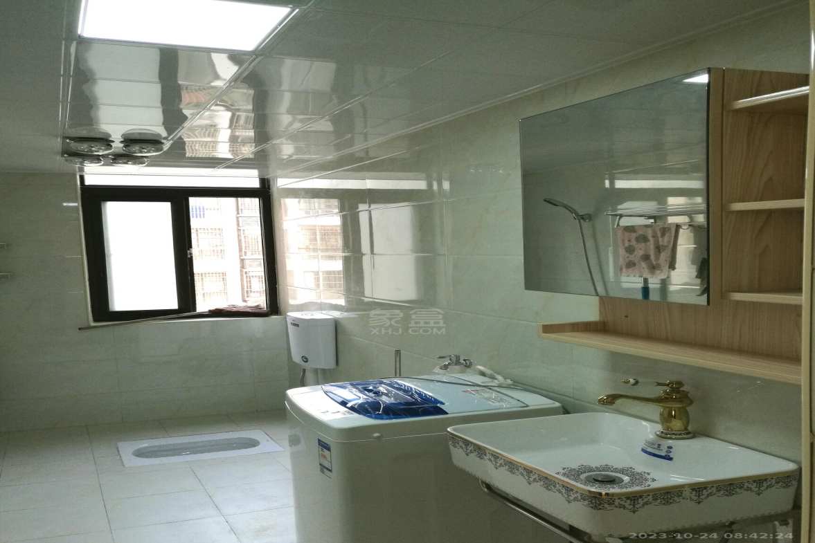 华府龙苑  3室2厅1卫    1700.0元/月室内图