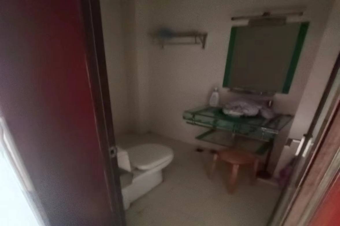 山海翠园  3室2厅2卫    65.0万 山海翠园  3室2厅2卫    65.0万室内图