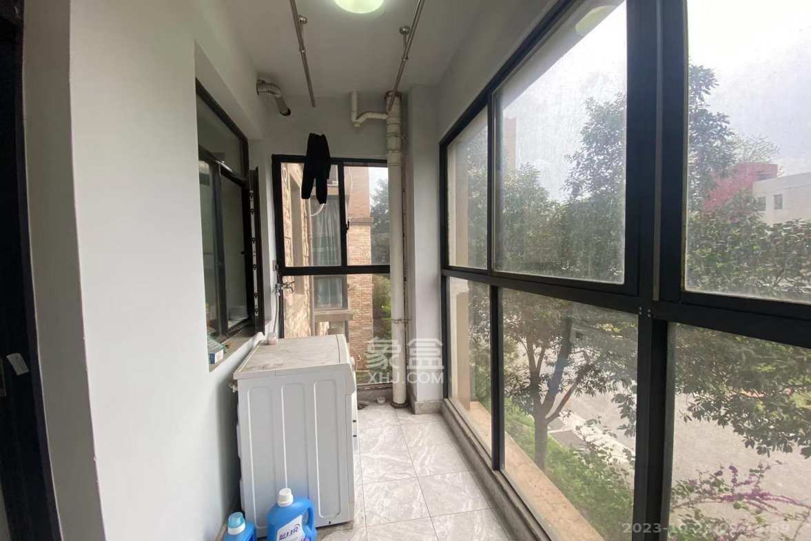 麓谷明珠 3室2厅1卫 2700.0元/月 麓谷明珠 3室2厅1卫 2700.0元/月室内图