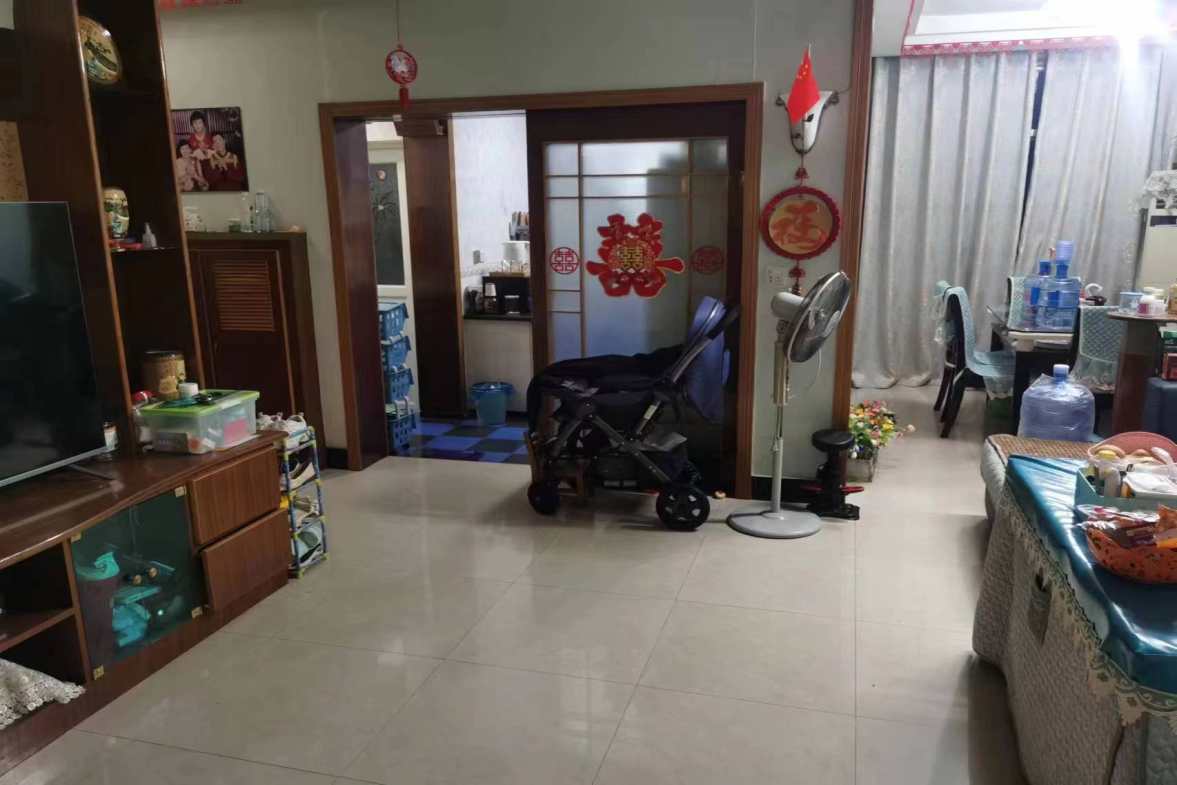 涟钢福利厂(单位)家属楼 3室2厅1卫 43.8万 涟钢福利厂(单位)家属楼 3室2厅1卫 43.8万客厅