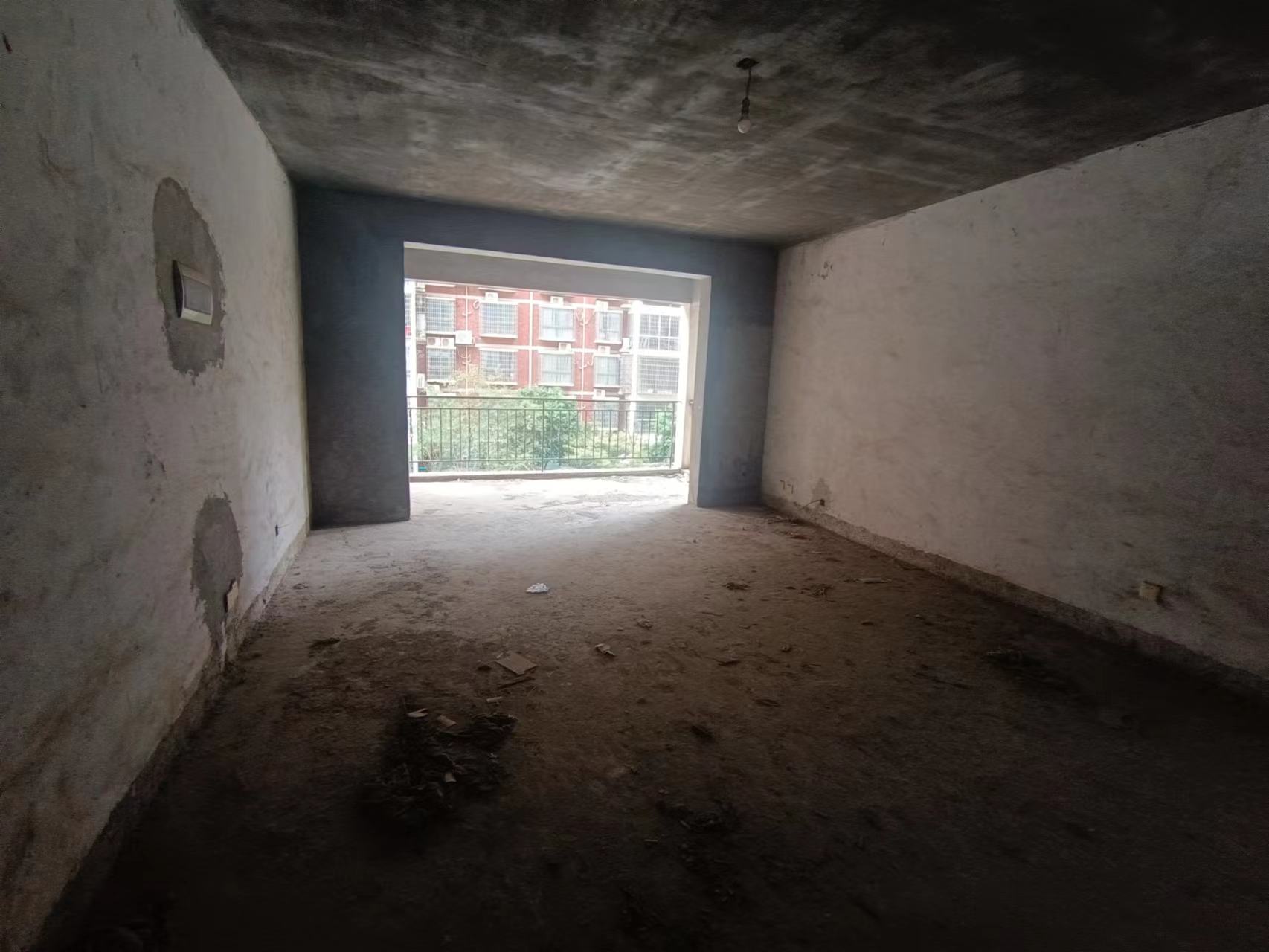 东方豪苑  3室2厅2卫    58.0万