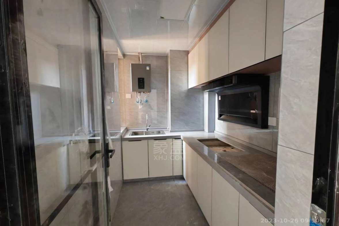 中建江湾壹号  1室1厅1卫    1700.0元/月室内图1