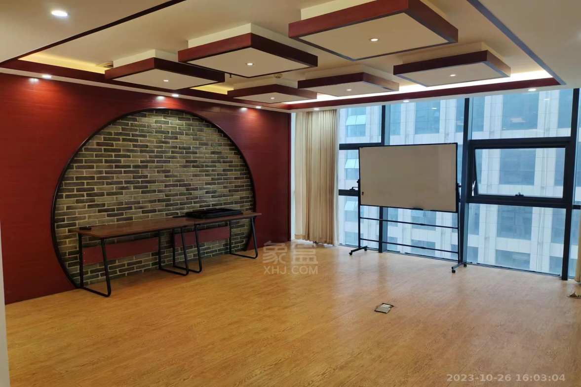 神农文化休闲街（华人街）  1室1厅1卫    8000.0元/月室内图1