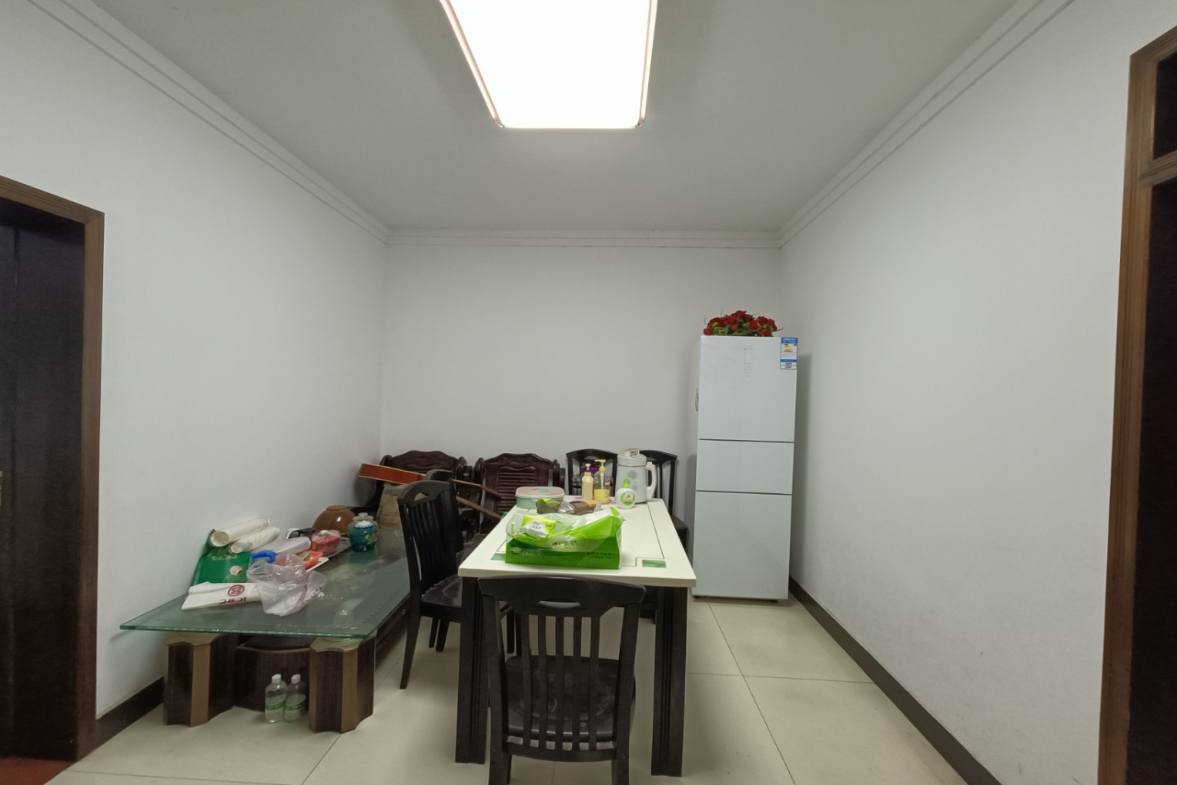 菊苑东区  3室2厅2卫    1200.0元/月室内图