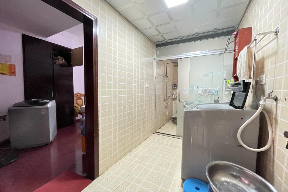 香格里拉  3室2厅2卫   2500.00元/月室内图
