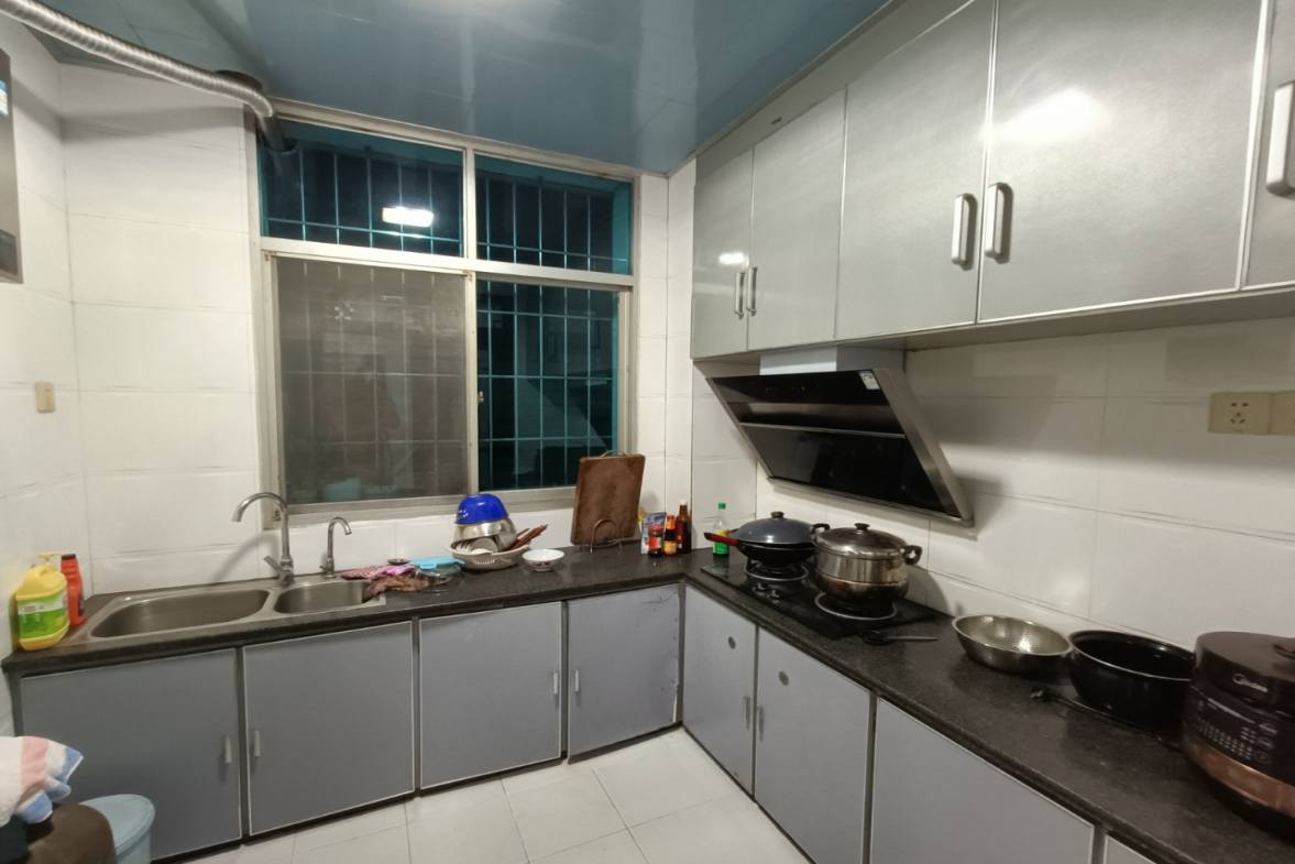 菊苑东区  3室2厅2卫    1200.0元/月室内图